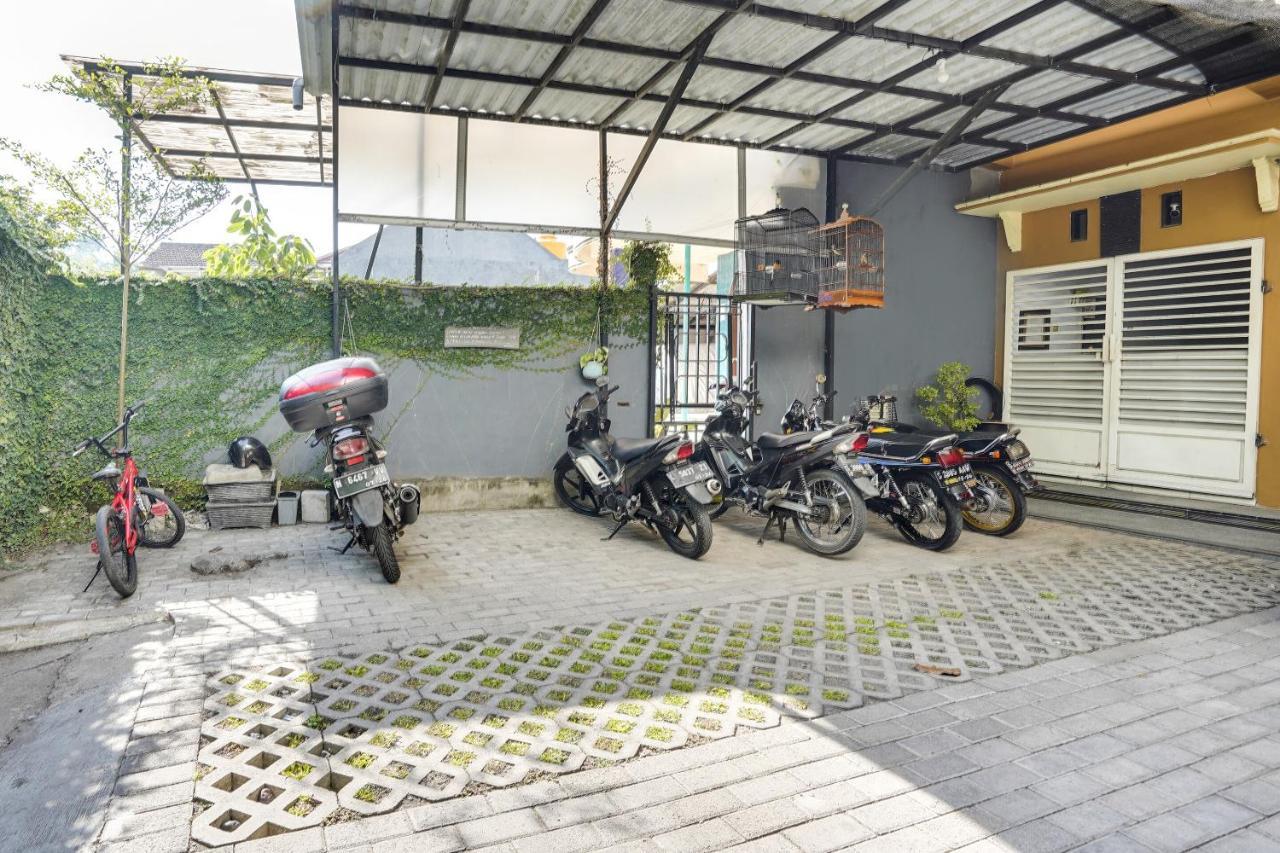 Spot On 91745 Rumah Kost Gresik Syariah Zewnętrze zdjęcie