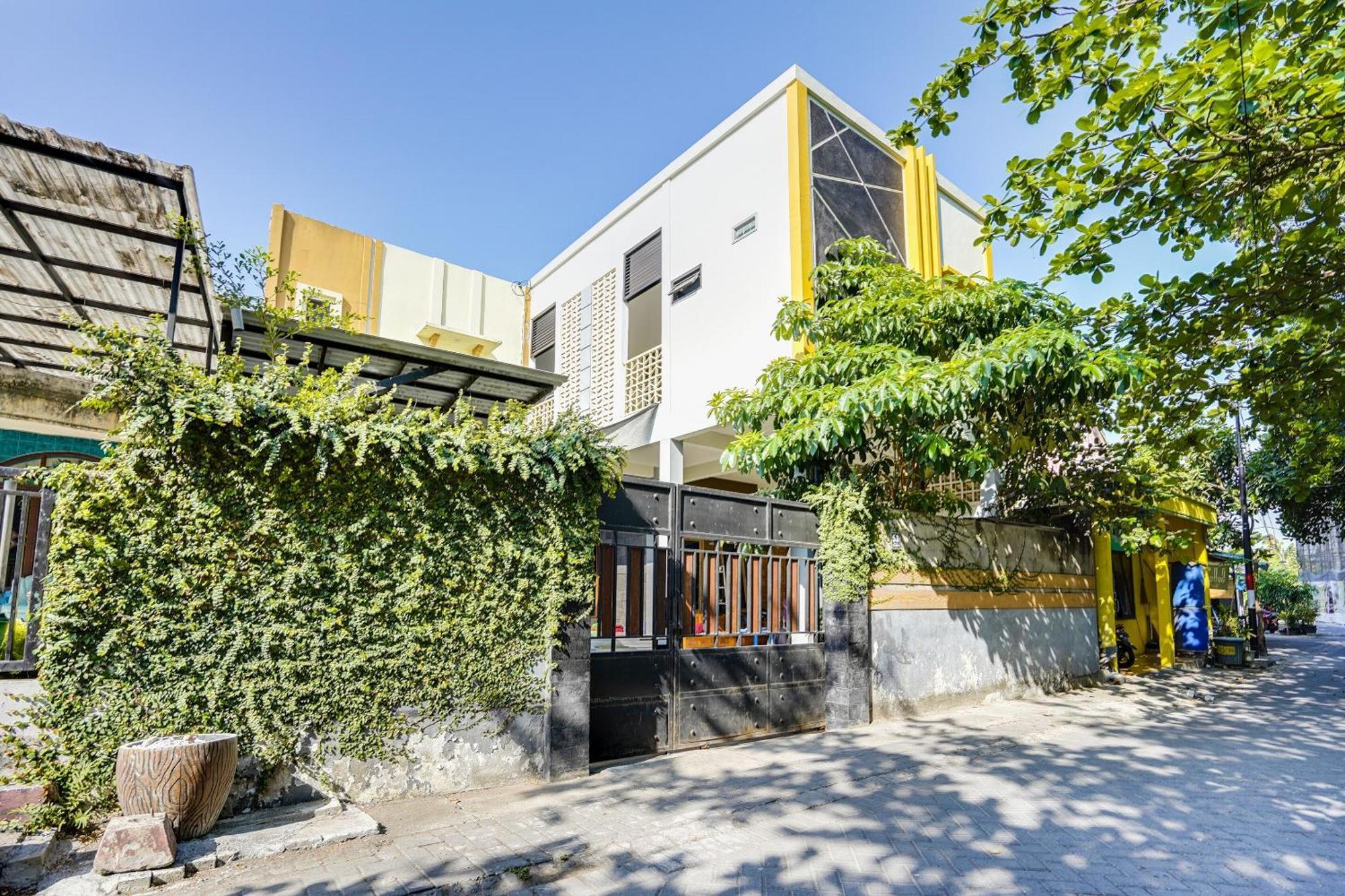 Spot On 91745 Rumah Kost Gresik Syariah Zewnętrze zdjęcie