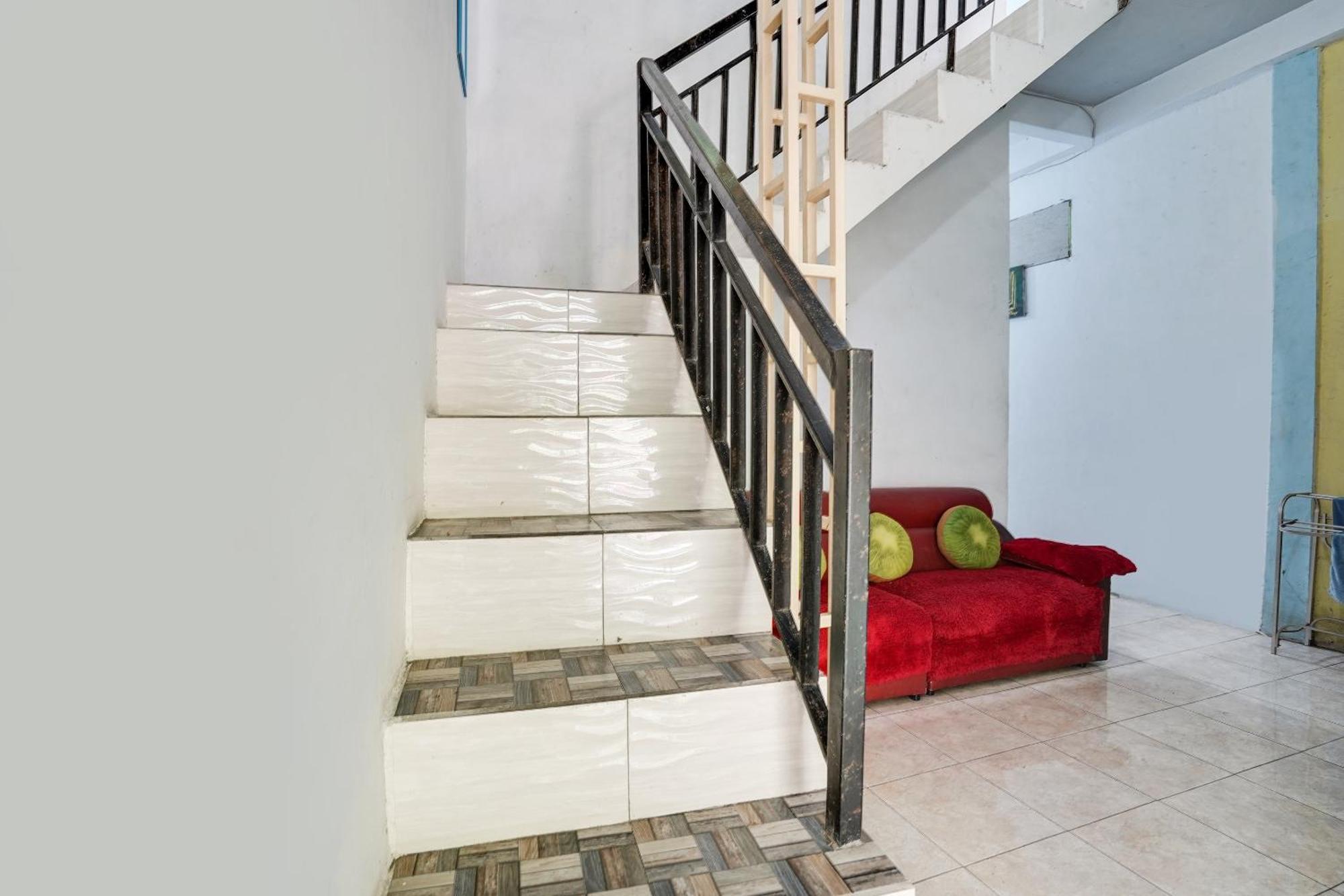 Spot On 91745 Rumah Kost Gresik Syariah Zewnętrze zdjęcie
