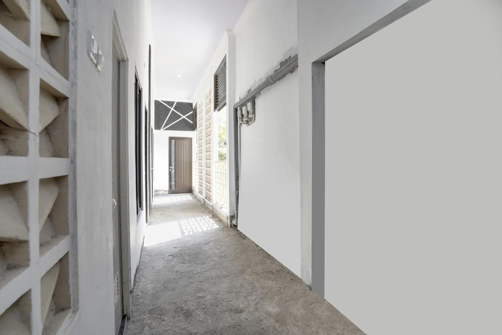 Spot On 91745 Rumah Kost Gresik Syariah Zewnętrze zdjęcie