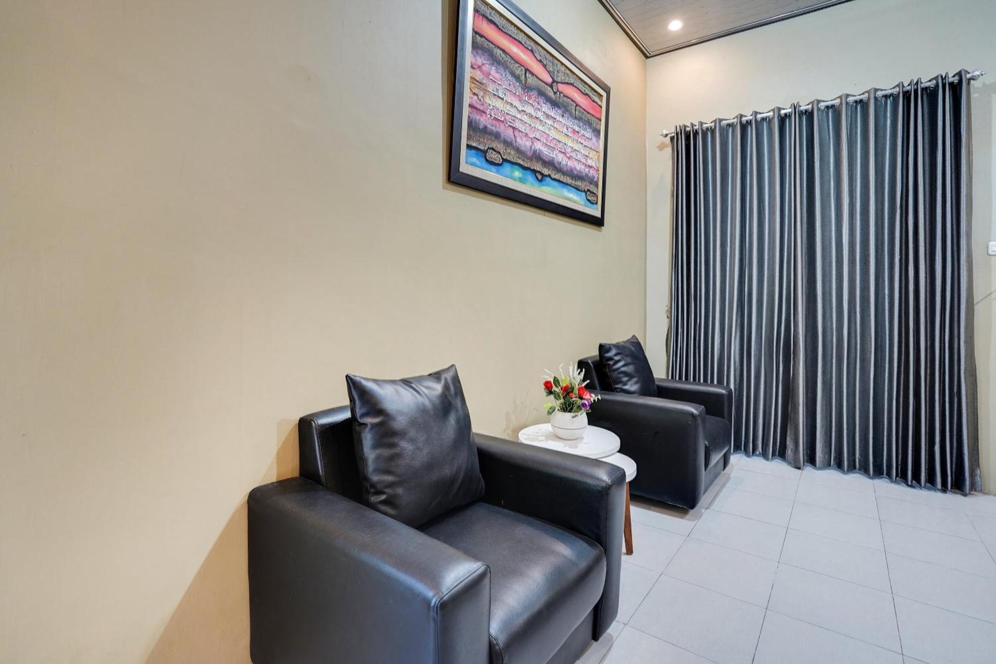 Spot On 91745 Rumah Kost Gresik Syariah Zewnętrze zdjęcie