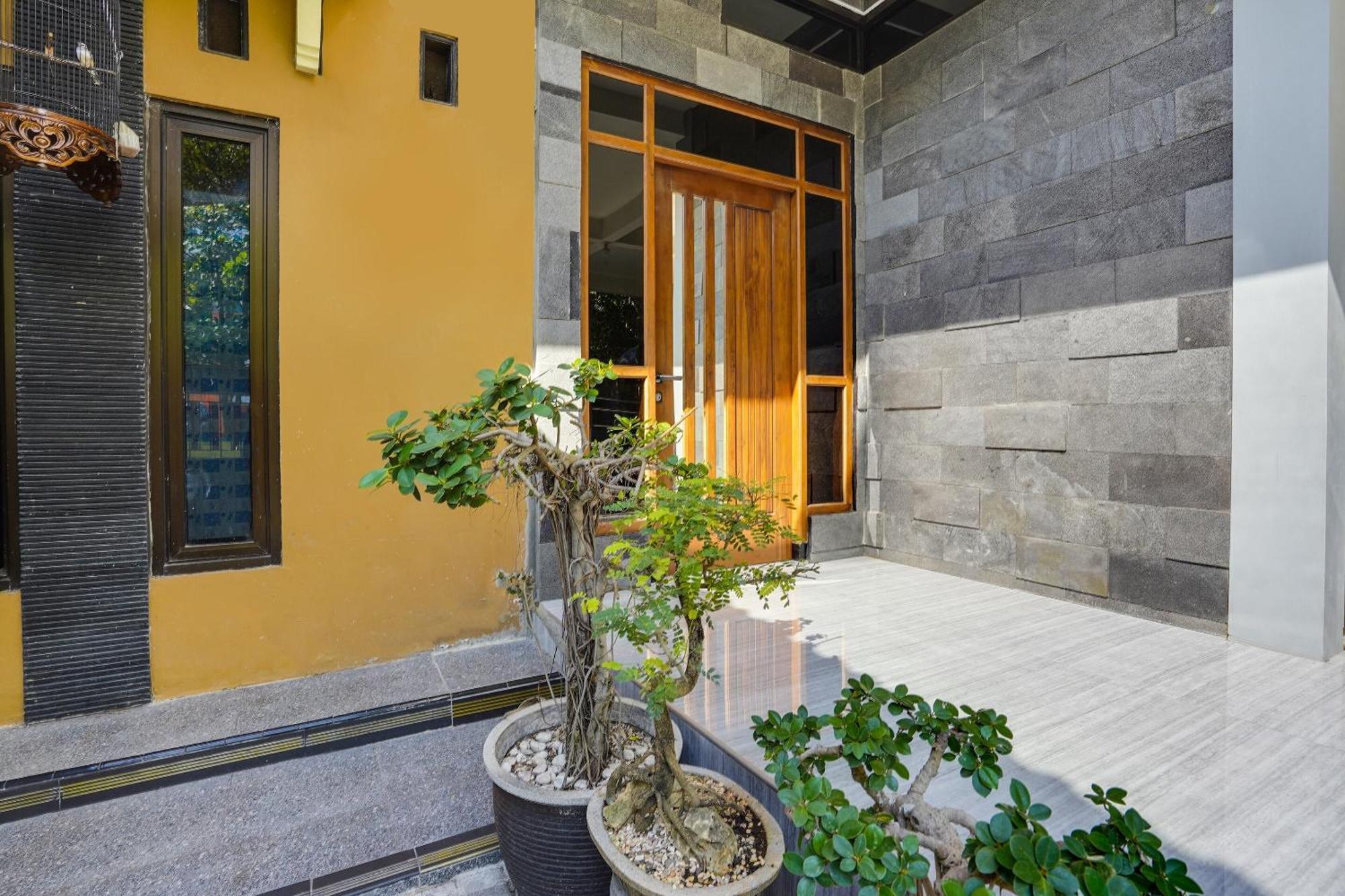 Spot On 91745 Rumah Kost Gresik Syariah Zewnętrze zdjęcie